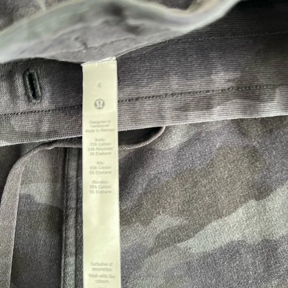 Lululemon Women’s Size 4 Gray Camo Sweatpants - Picture 9 of 9